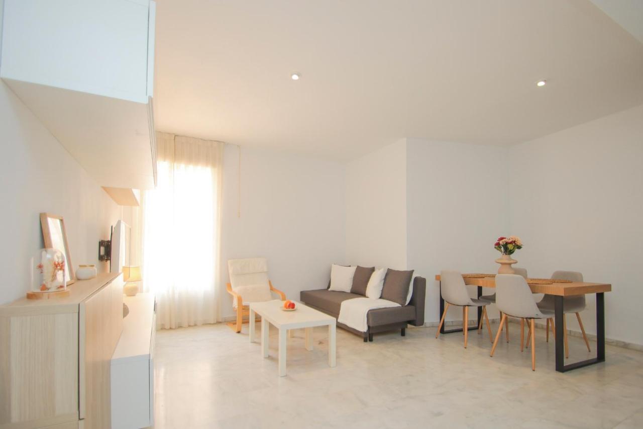 Modern Apt - Luxe Queen Bed - Walk To Isla Magica Sevilla Bagian luar foto