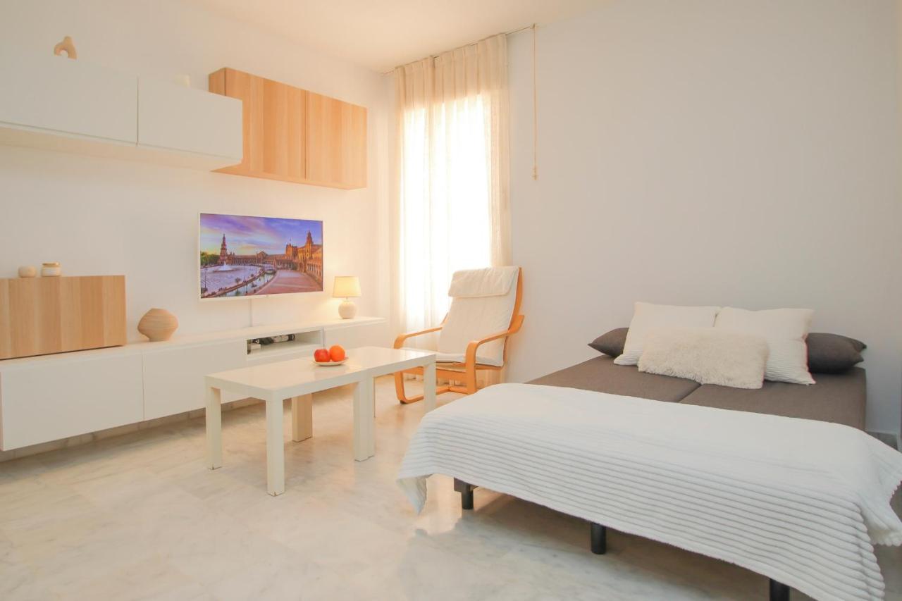 Modern Apt - Luxe Queen Bed - Walk To Isla Magica Sevilla Bagian luar foto